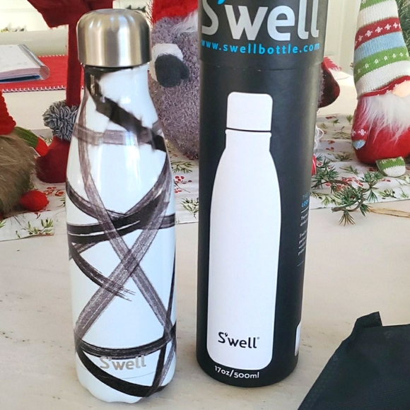 S'well - Picture 1 of 4